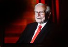 Warren Buffett Finally Steps Away From Berkshire’s Top Chair After 56 Years