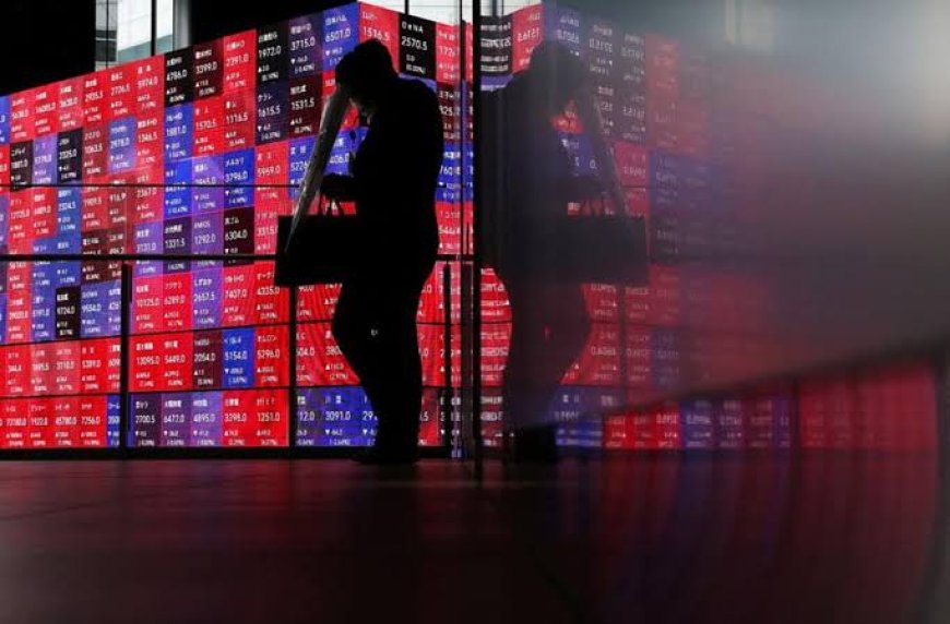 Oil Falls Below $100 as AI Stocks Keep Wall Street Near Record Highs
