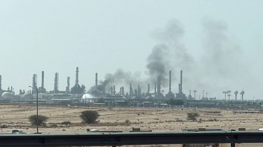 Oil Prices Rise as Houthi Attack Claims Renew Fears Over Saudi Oil Supply